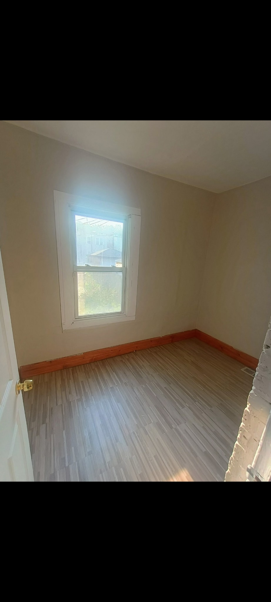 Enclosed porch - 1704 N Mason Ave