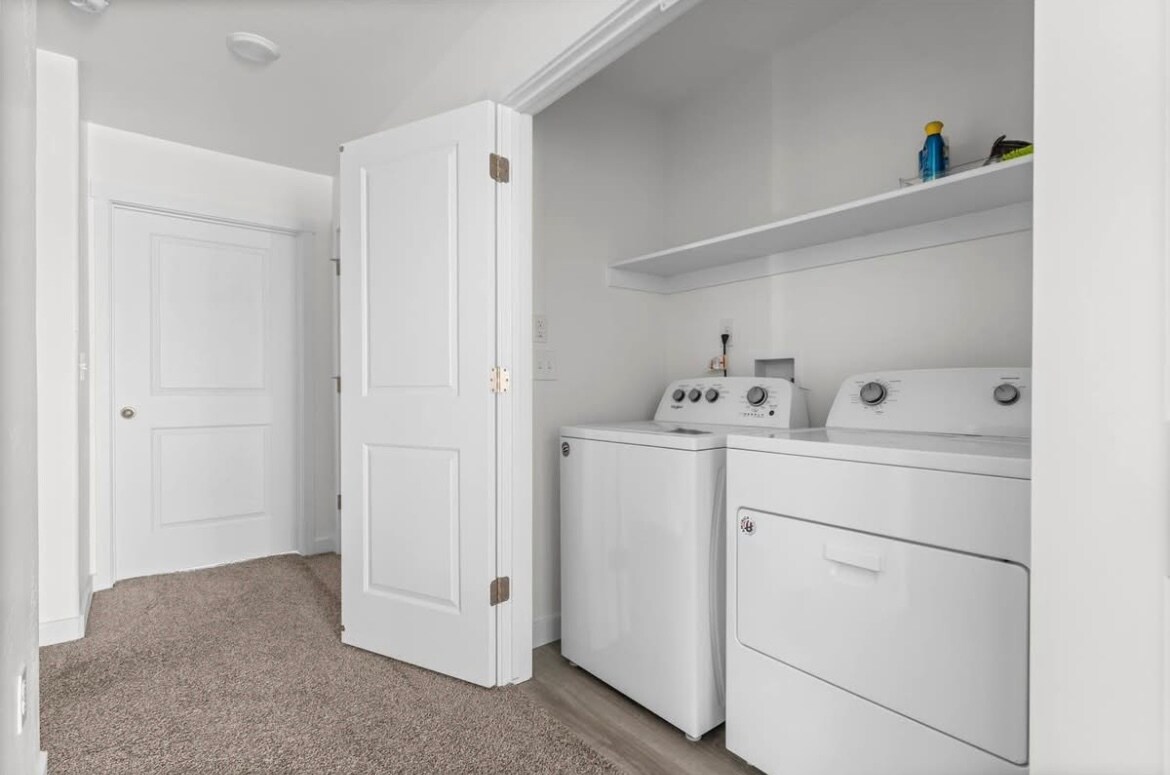 Building Photo - 1116 E Waterway Ln