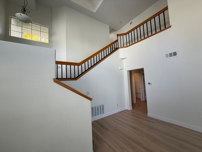 Building Photo - 3-Bedroom Home with Dual Fireplaces, Dual Balconies, and Community Pool in Valencia!