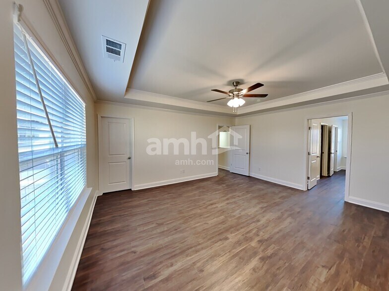 Building Photo - 2071 Williamshire Ln