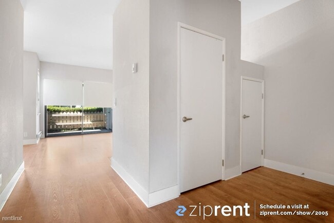 Building Photo - 1 br, 1 bath Condo - 139 Shoreline Ct, Ric...