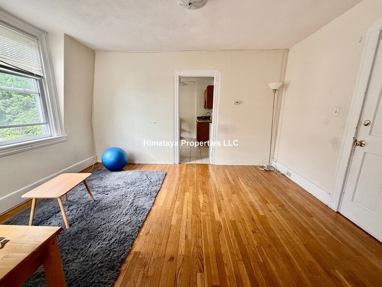 Building Photo - 29 Capen St