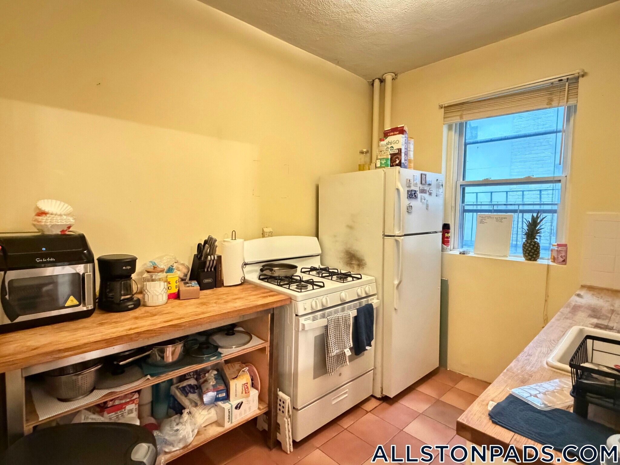 Building Photo - 86 Glenville Ave