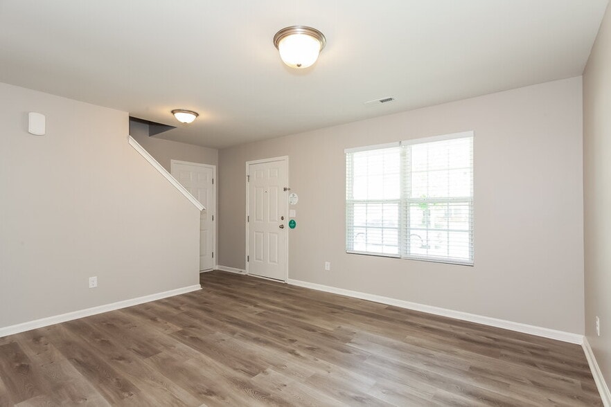 Building Photo - 4617 Esmeralda Drive