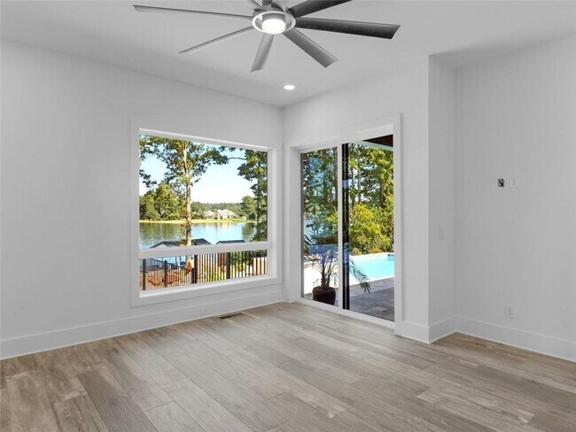 Building Photo - 3258 S Bay Dr