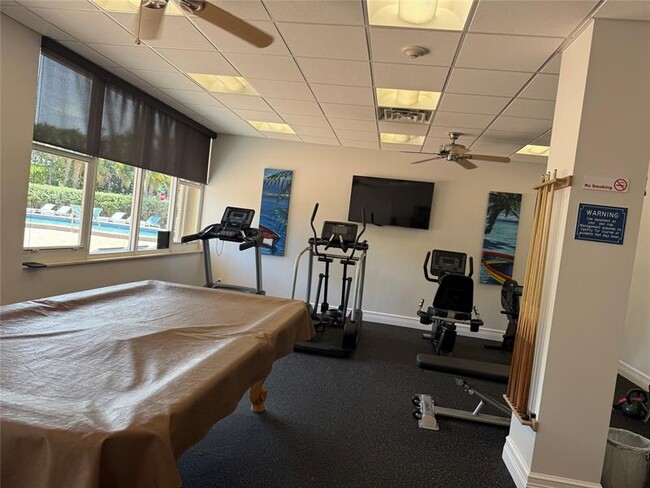 Building Photo - 305 N Pompano Beach Blvd
