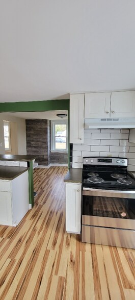 Building Photo - 513 Blue Eagle Ave