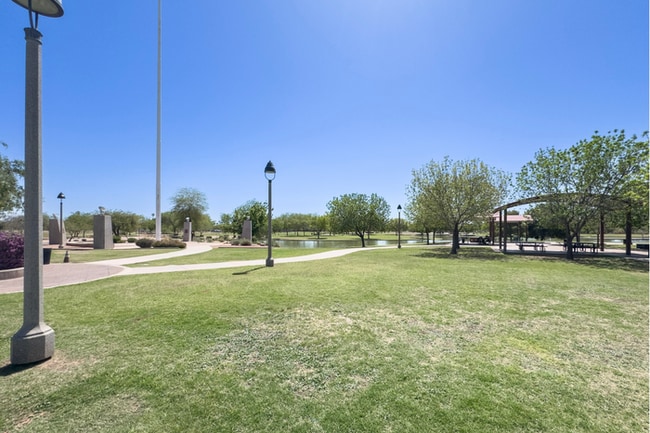Building Photo - 2Bed/1Bath Apartment at Camelback Rd/Central Ave! Move-In Ready on 06/04/2026! – NO HOA!