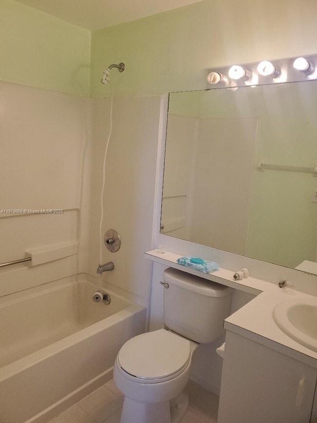 Building Photo - 16645 Hemingway Dr