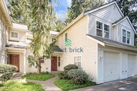 Building Photo - 3 Bed 2.5 Bath Townhome for Rent in Kirkland!