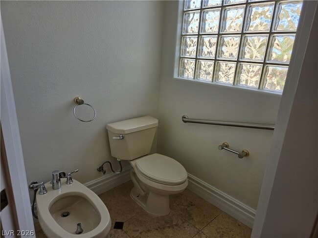 Building Photo - 2100 Bogart Ct