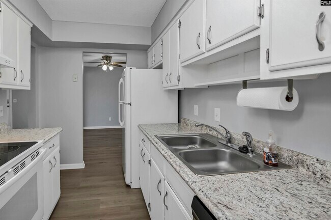 Building Photo - 331 W Main St