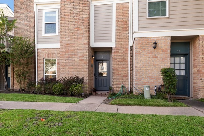 Building Photo - 11710 Southlake Dr