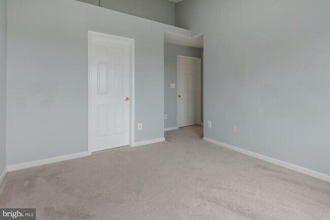 Building Photo - 2480 Angeline Dr