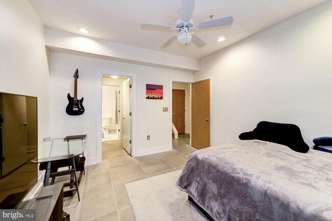 Building Photo - 2363 Champlain St NW