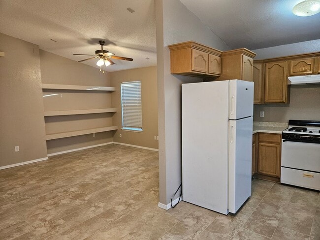 Building Photo - 12357 Tierra Inca Dr