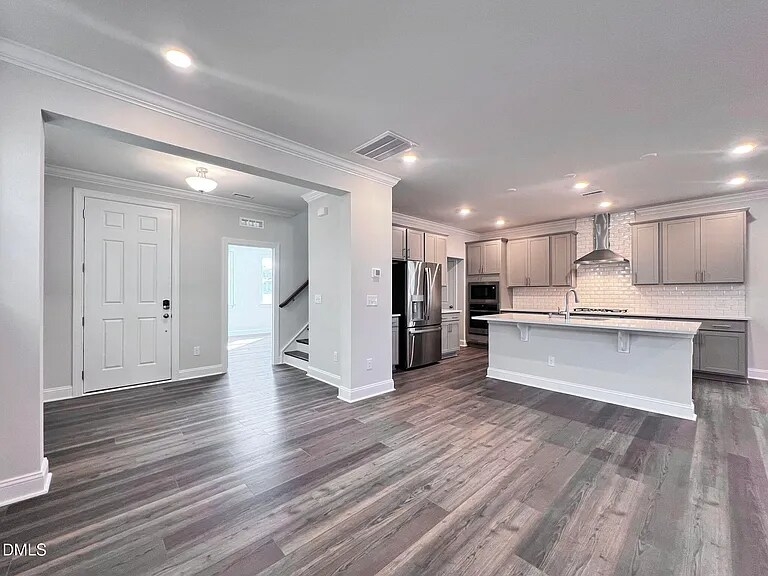 Building Photo - 304 Canyon Spring Trl