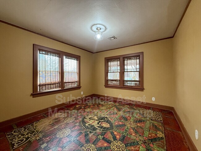 Building Photo - 2317 NW 13th St