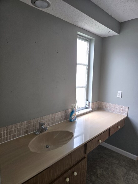 Building Photo - 2064 Pellam Blvd
