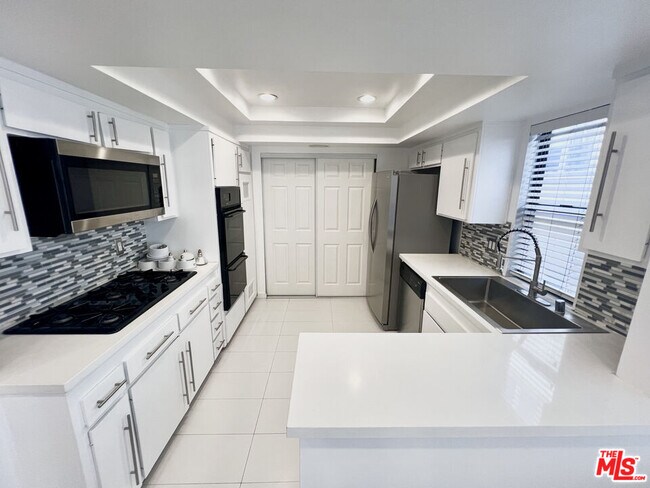 Building Photo - 1600 Camden Ave