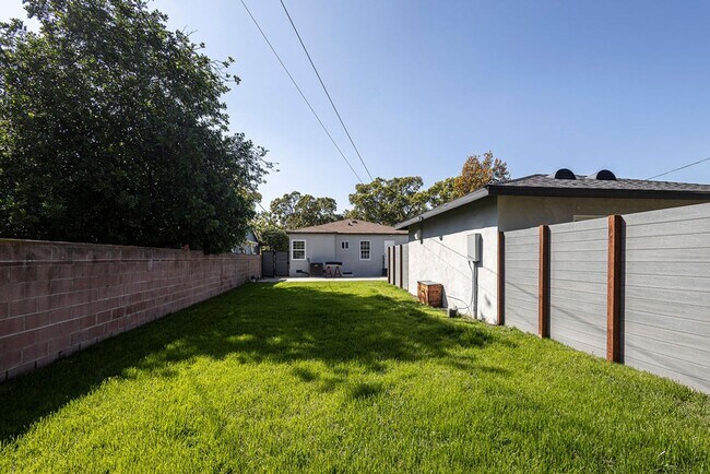 Building Photo - Keystone