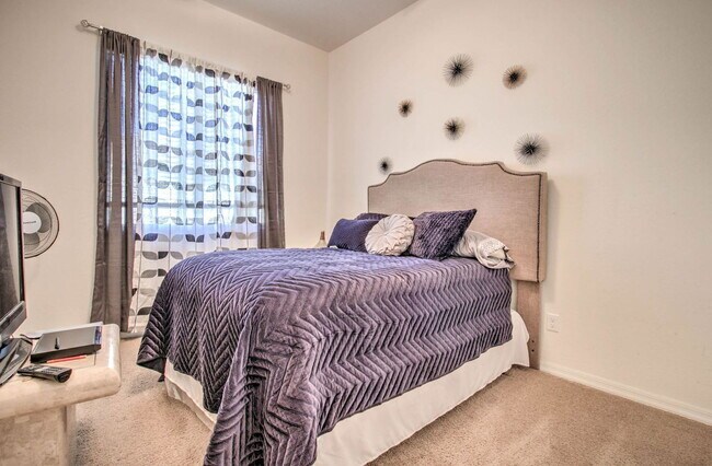 Building Photo - 5316 N 186th Dr