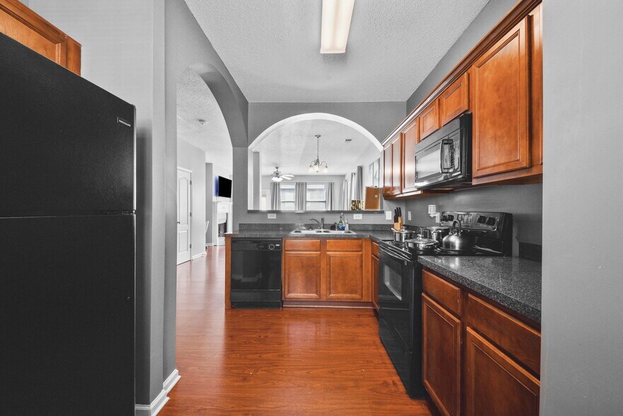 Kitchen - 1931 Bayrose Cir