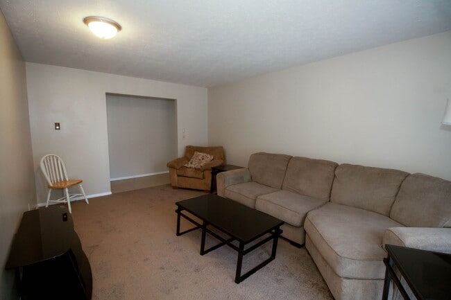 Interior Photo - 1500 Hancock Dr