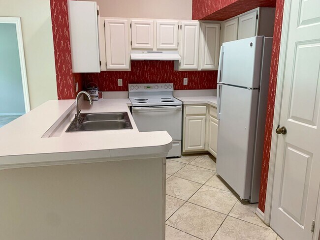 Building Photo - 3BR/2BA Condo in Haile Plantation - Availa...