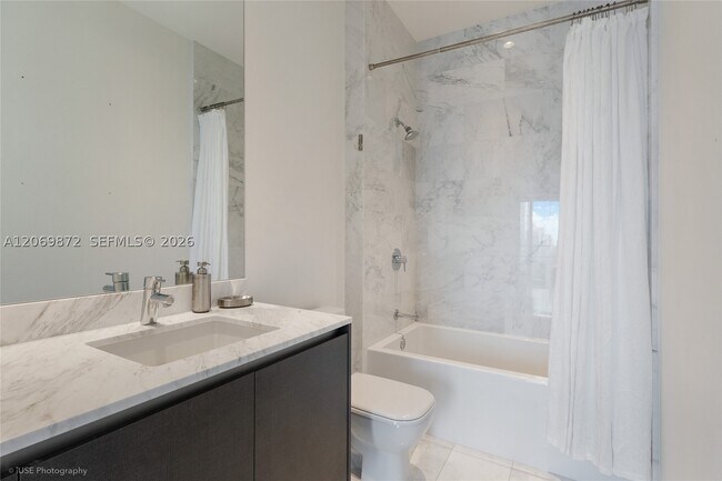 Building Photo - 1451 Brickell Ave