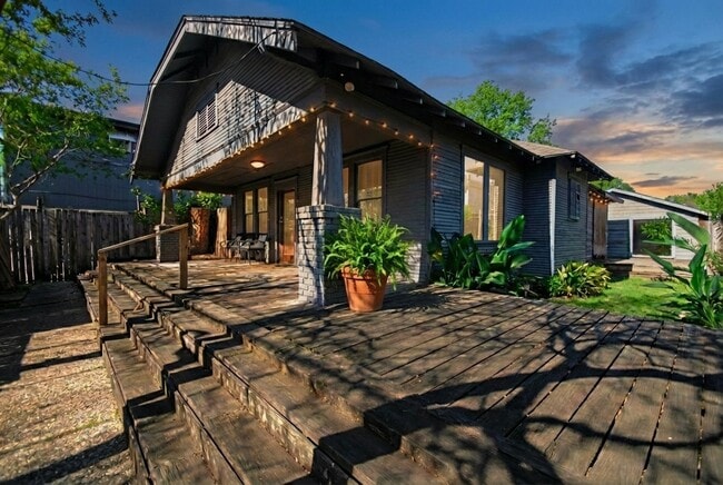 Building Photo - 1110 Missouri St