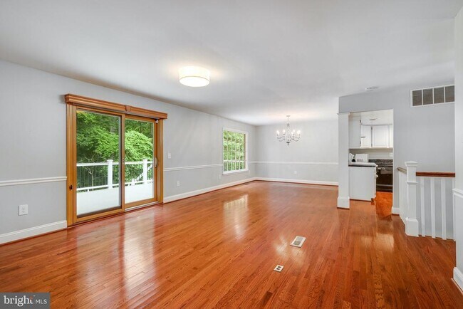 Building Photo - 9622 Cinnamon Creek Dr