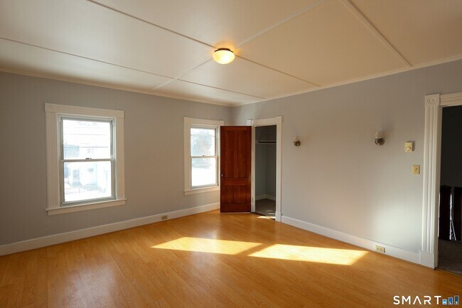 Building Photo - 24 Fairview St