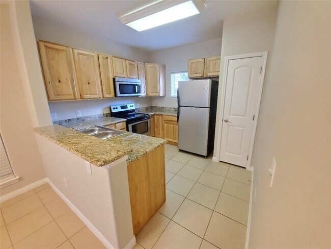 Building Photo - 6810 Deatonhill Dr