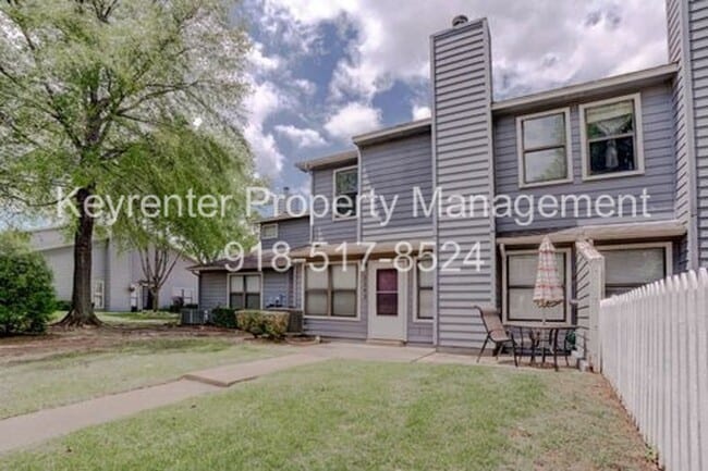 Building Photo - Beautiful 3 Bedroom, 2.5 Bath Condo in Canterbury!
