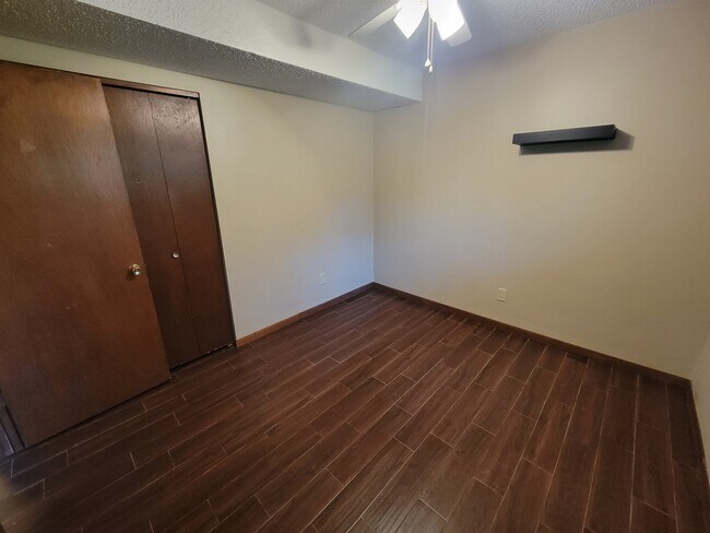 Building Photo - 2130 Davis St