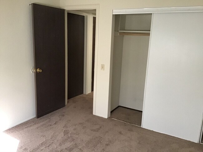 Building Photo - 6048 Margo Dr