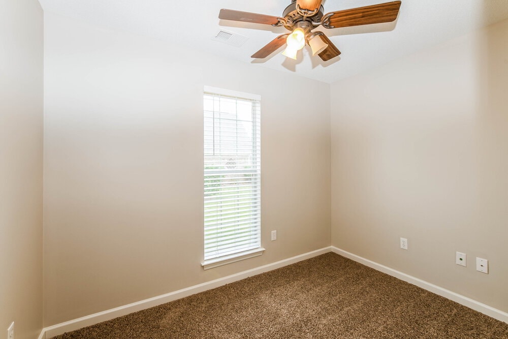 Building Photo - 5733 Fawn Dr