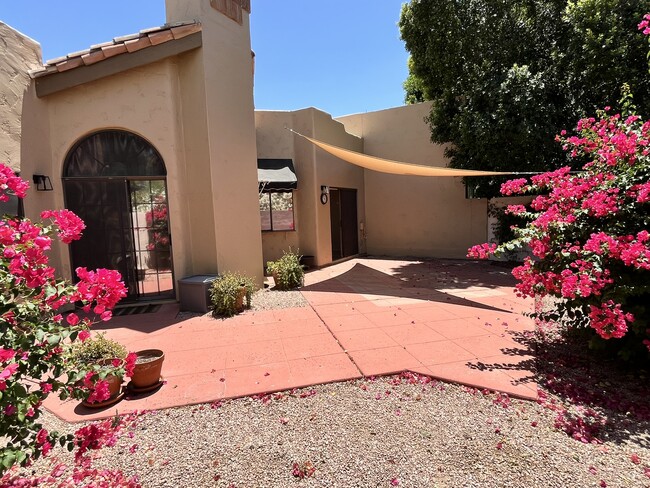 Building Photo - 7955 E Chaparral Rd