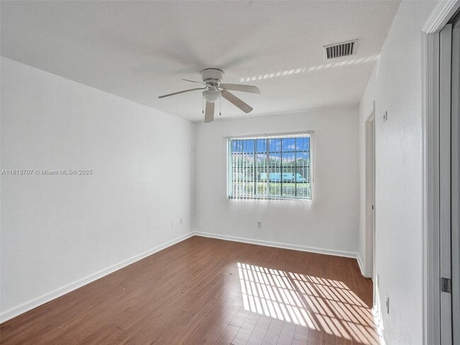 Building Photo - 1215 Lucaya Dr