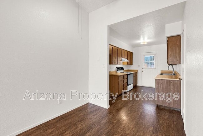 Building Photo - 4818 E Camino St