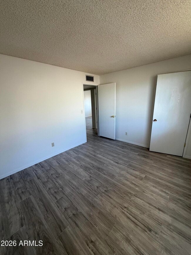 Building Photo - 1475 Via Viento