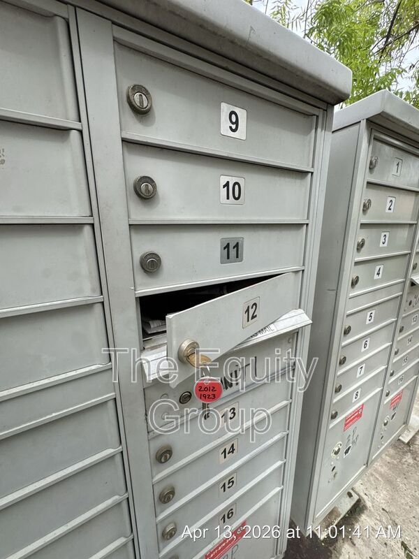 Building Photo - 1923 E Academy Ave