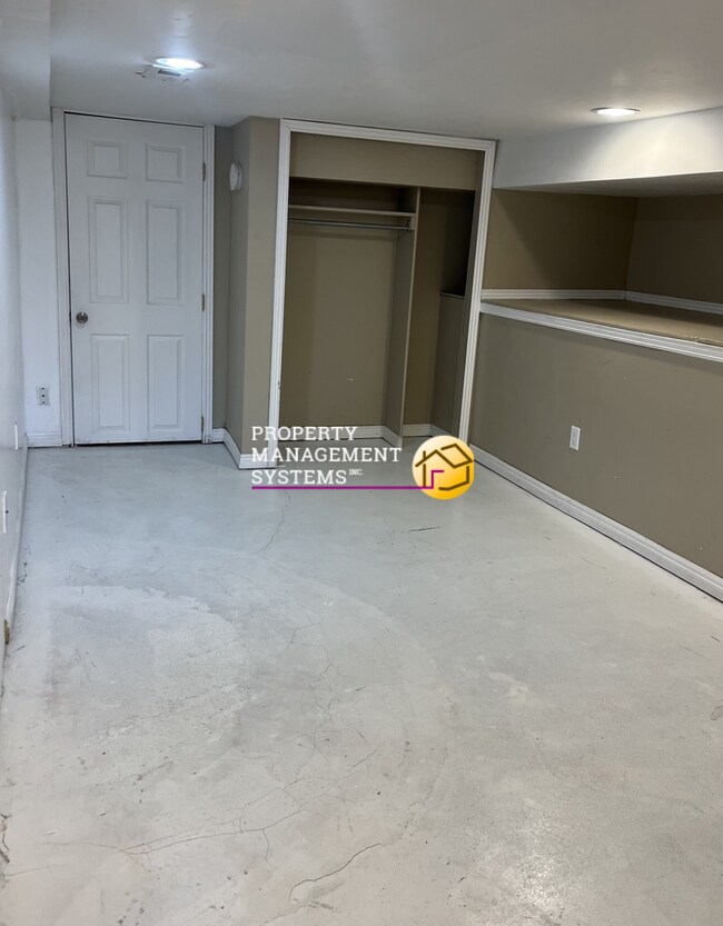 Building Photo - 1136 E 1300 S