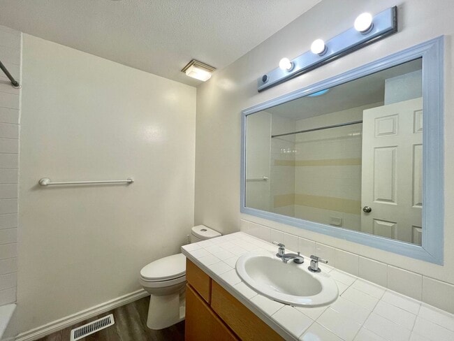 Building Photo - Great House for Rent