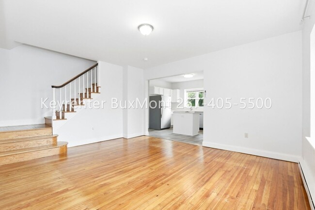 Building Photo - Renovated 4BR Twin with Wraparound Porch in Lansdale Borough