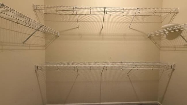 Building Photo - 3 bedroom - 2 bathroom - Stonelake Townhom...