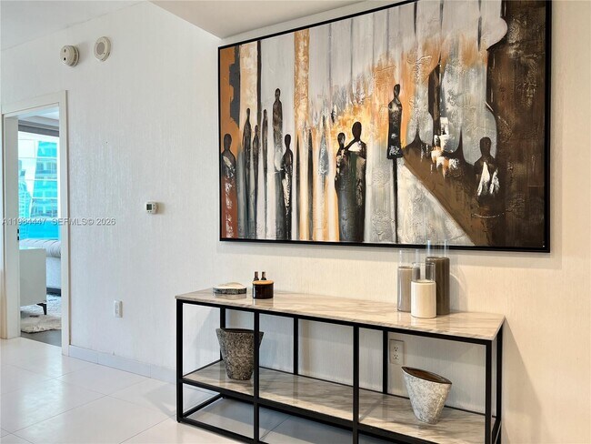 Building Photo - 200 Biscayne Blvd Way