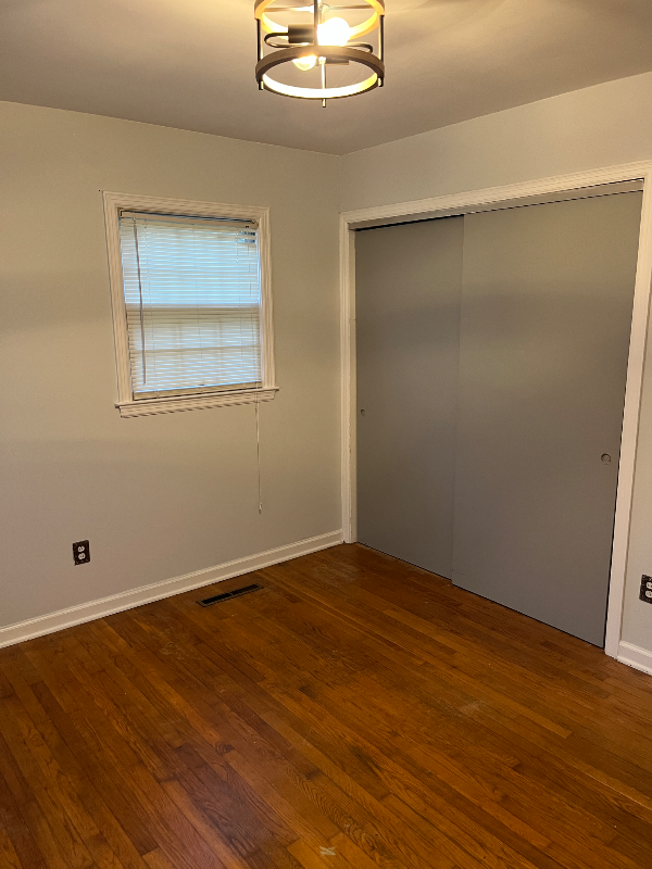 Building Photo - 406 College Park Dr