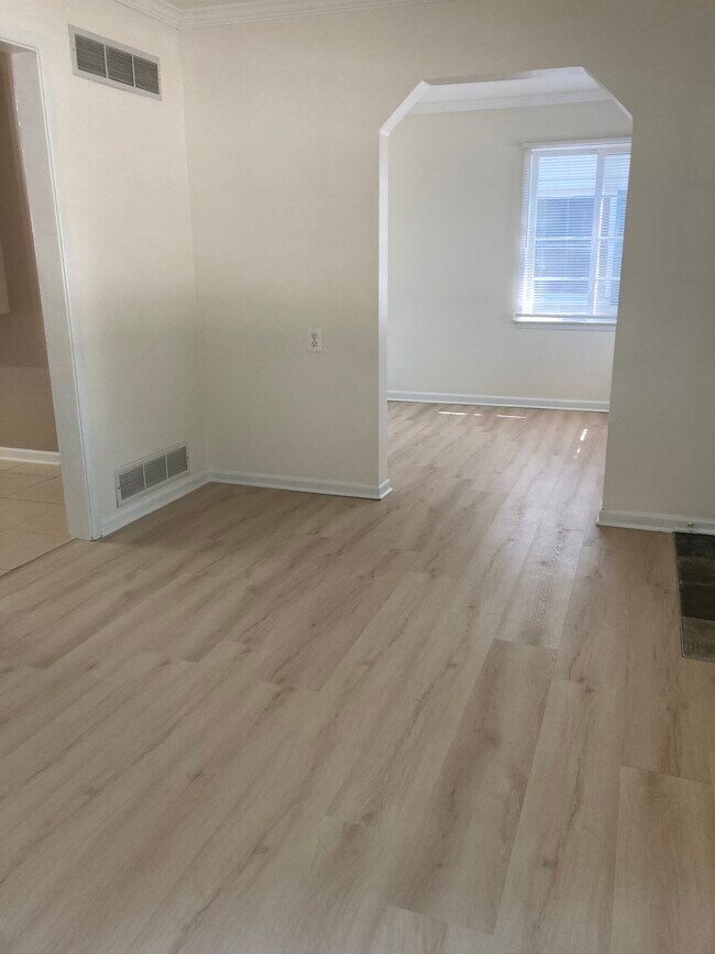 Building Photo - 21705 Bon Heur St